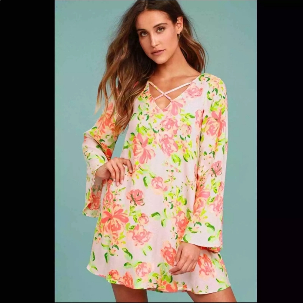🔥2 for $20🔥Lulus In High Spirits Dress Pink Floral Bell Sleeve Mini Shift